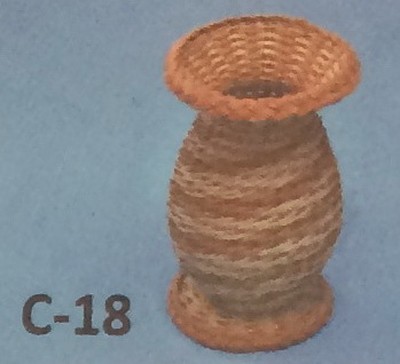 Ваза плетеная