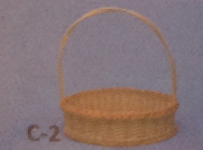 Корзина на деревянном дне